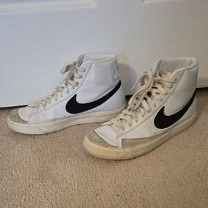 Nike Blazer Mid Shoes